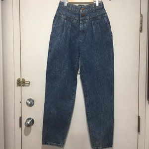 VINTAGE LEE HIGH WAIST DENIM PANTS SIZE M (TAKING OFFER THE BEST OFFER)